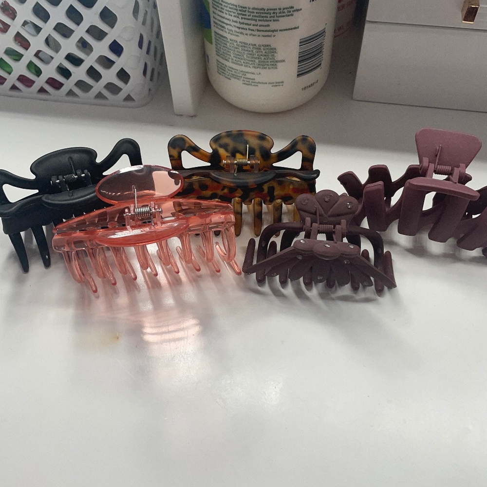 Pack of 5 misc. claw clips